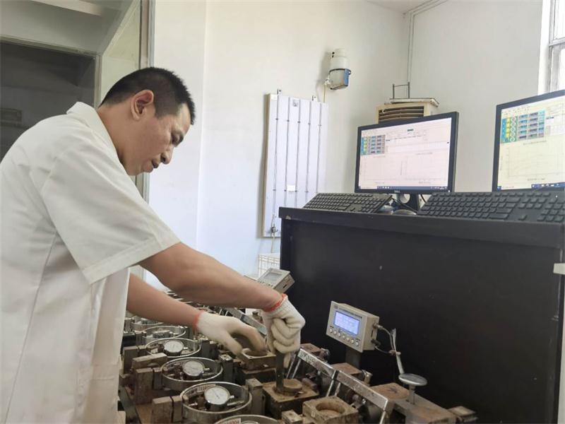 公司同002A：土工試驗(yàn)甲級，可以承擔(dān)甲級及以下工程勘察資格所能承擔(dān)工程勘察項(xiàng)目的土工試驗(yàn)任務(wù)； 聯(lián)系人：任玲，電話：18653883892(圖2)